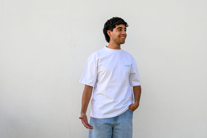 Bloom in Chaos camiseta lifestyle — NVRSFT Soft Chaos streetwear emocional México