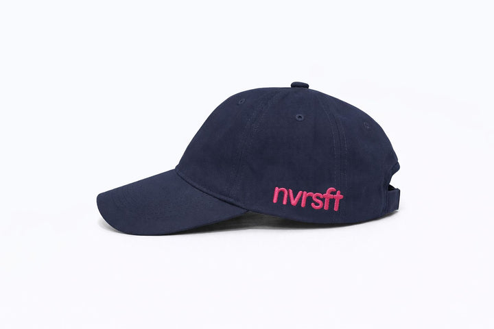 Gorra Koi NVRSFT México — vista lateral